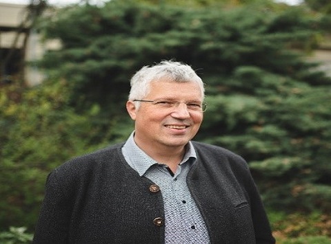 Thomas J. J. Müller